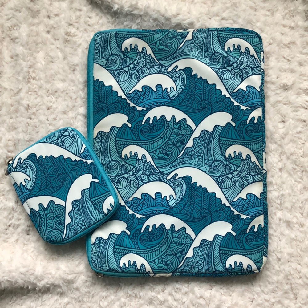 Wave Design Laptop Case